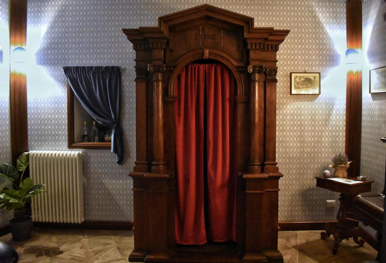Hotel Il Confessionale Castelnuovo Di Porto Esterno foto